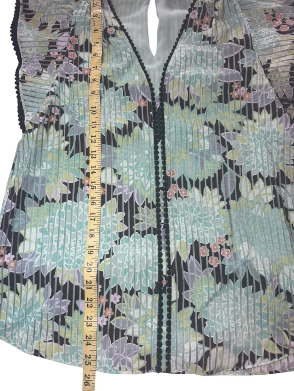 NWOT Kate Spade Dahlia Bloom Burnout Mint Floral Pleated V-Neck Small Top